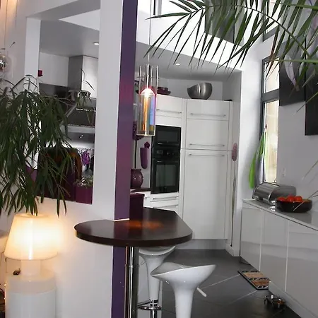 Loft Spacieux Et Luxueux Dans Immeuble De Charme *